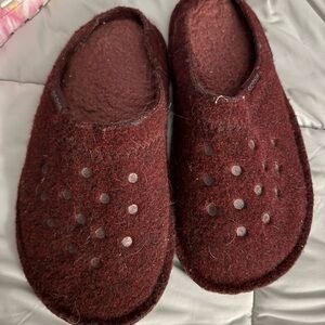 CROCS Burgundy Slippers